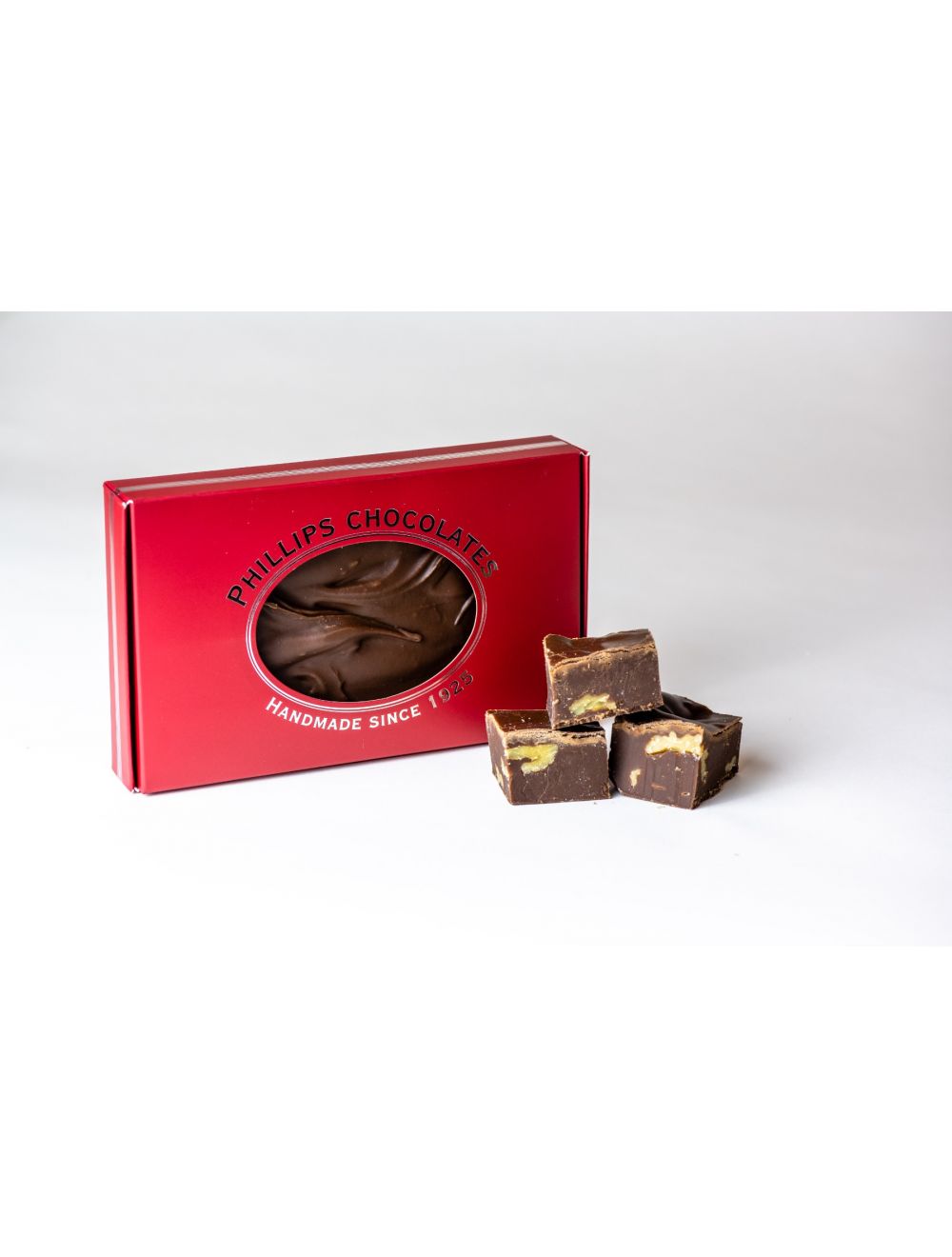 https://www.phillipschocolate.com/media/catalog/product/cache/b456f9c06a31f834e13ba33f49c2d862/f/u/fudge-49_2_.jpg